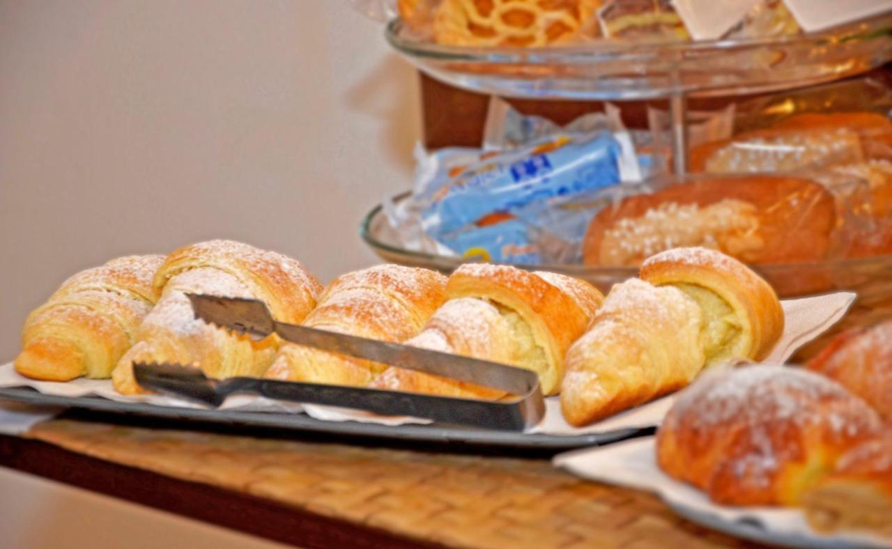 Bed & Breakfast A Castel Capuano Napoli Exterior foto